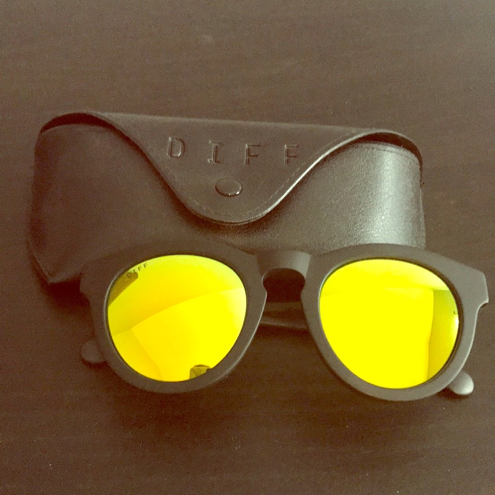 DIFF Eyewear Sunglasses-NEW